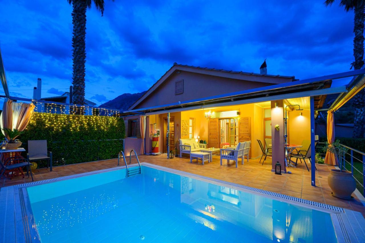 Cozy Small Smart Villa With Private Pool Mikri Mantineia Calamata Exterior foto