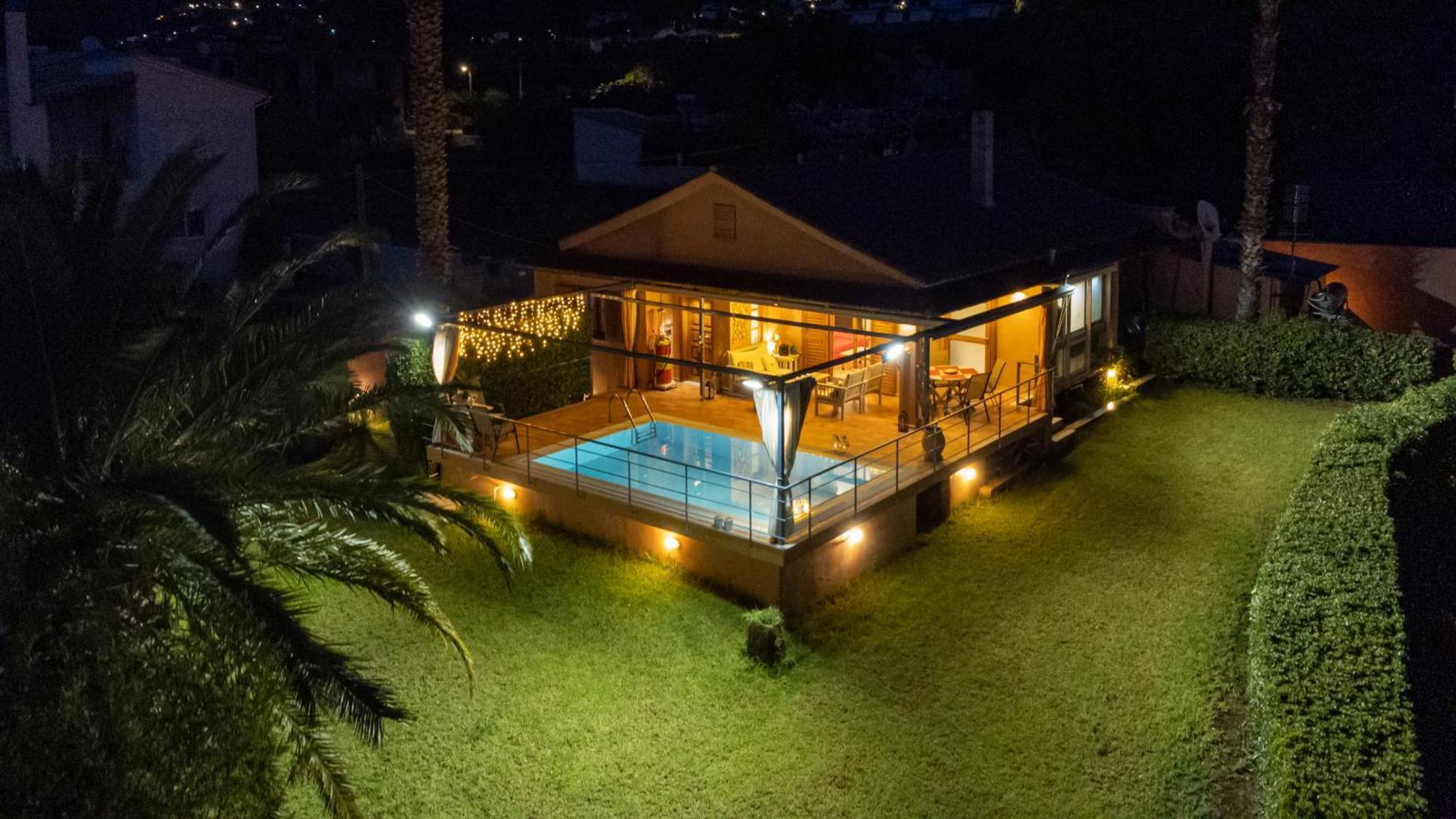 Cozy Small Smart Villa With Private Pool Mikri Mantineia Calamata Exterior foto